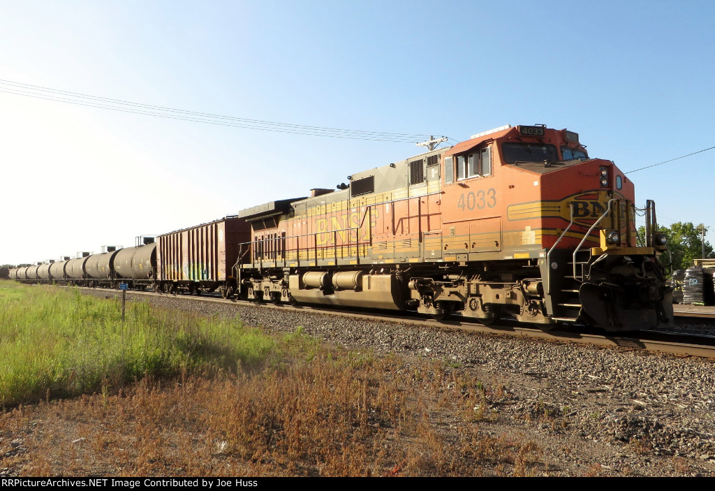 BNSF 4033 DPU